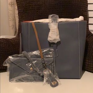 Dooney & Bourke